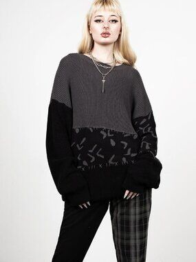 Disturbia Abstract Longline Jumper - XL